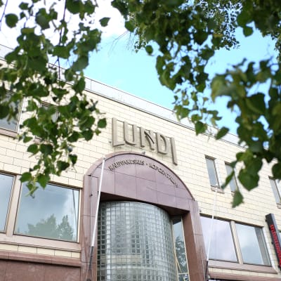 Lundis huvudingång.