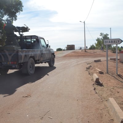 Maliska trupper på väg mot Diabaly.