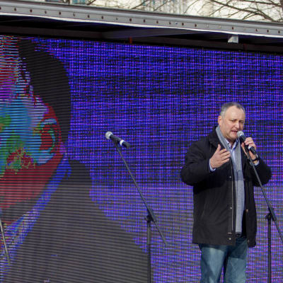 Socialistpartiets proryska ledare Igor Dodon vann första omgången i Moldaviens presidentval
