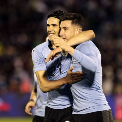 Edinson Cavanis och José María Gimenéz Uruguay har fått glida under den internationella radaren inför VM.