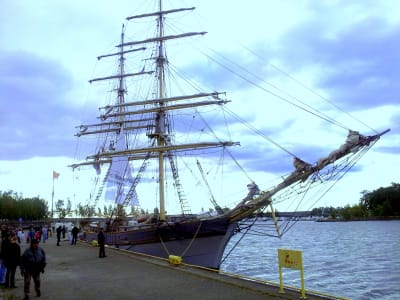Briggen Tre Kronor besöker Vasa