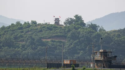 Spänningen vid gränsen har trappats upp betydligt sedan Nordkorea hotade att riva avtalen om förtroendeskapande militära åtgärder.
