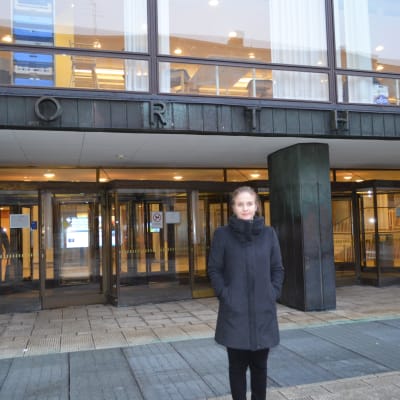 Codex ordförande Karin Cederlöf utanför Porthania den 9 februari 2016.