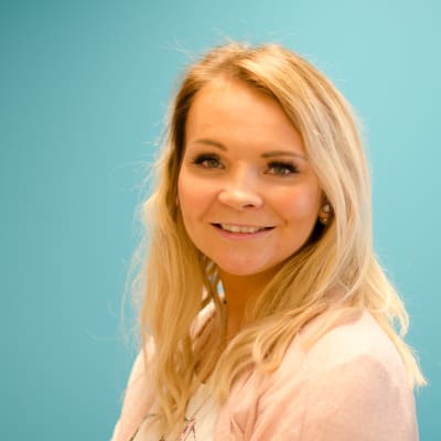 Porträttbild på Judith Sibelius.