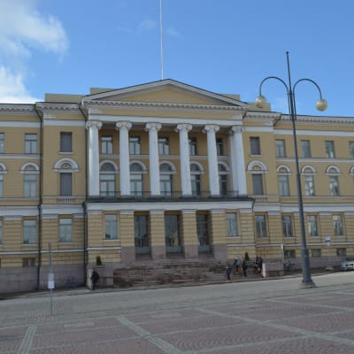Huvudbyggnaden vid Helsingfors universitet