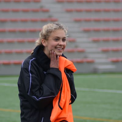 17-åriga Wilma Sjöholm är en stor talang inom fotboll.