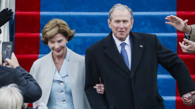 George W. Bush och Laura Bush i Kapitolium inför Donald Trumps installation.
