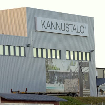 Kannustalos husfabrik i Oravais.