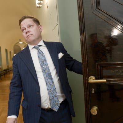 Sosiaali- ja terveysvaliokunnan puheenjohtaja Markus Lohi.