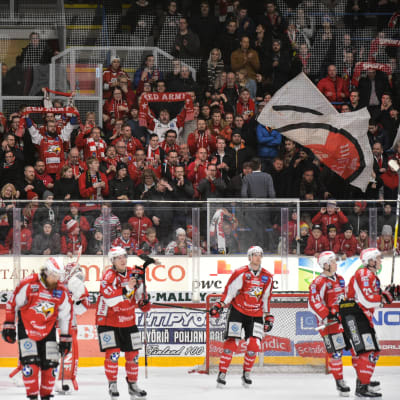 En del av Sports supportrar visade upp sig från sin sämsta sida under helgen.