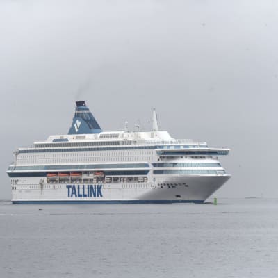 Silja Europa anländer till Västra hamnen i Helsingfors den 20 oktober 2019.
