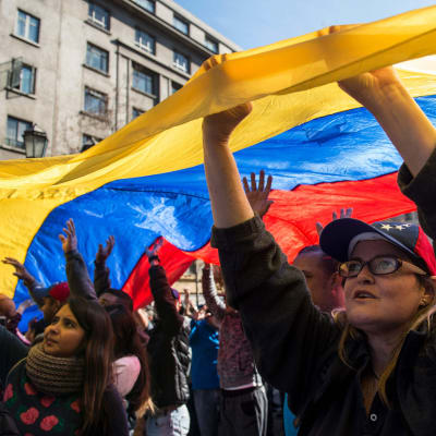 Venezuelaner i diaspora protesterar mot presidentvalet och Nicolas Maduro.