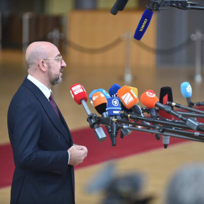 Europeiska rådets ordförande Charles Michel inför media i Bryssel