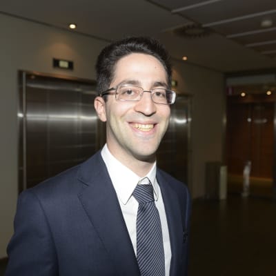 Migrit Solarna Energijas Grigory Edel på besök i Helsingfors 3.7.2015.