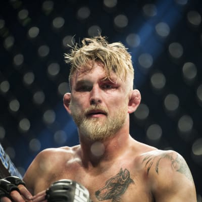 Sveriges MMA-stjärna Alexander Gustafsson lurade många.