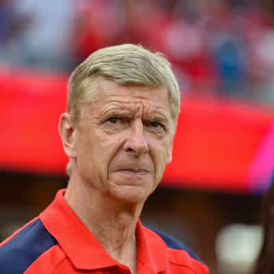 Arsene Wenger tränar fotbollslaget Arsenal.