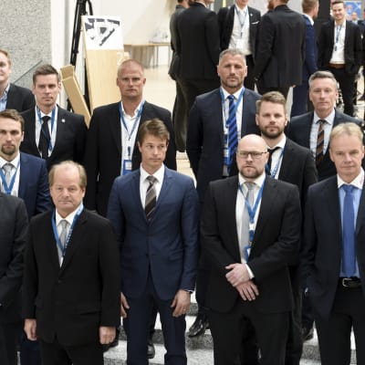 Fotbollsligaklubbarnas chefstränare säsongen 2017.