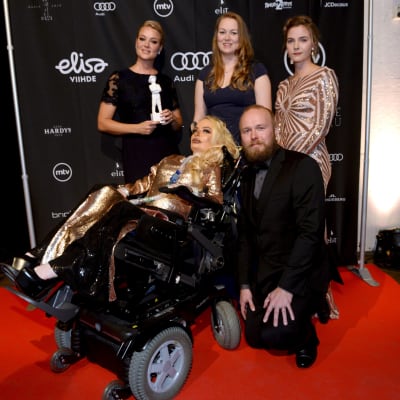 Bland andra regissörerna Vuokko och Virva Kunttu samt Jasmin Britney var med på Jussi-galan i Helsingfors den 22 mars 2019 där filmen  Star shaped scar prisbelönades.