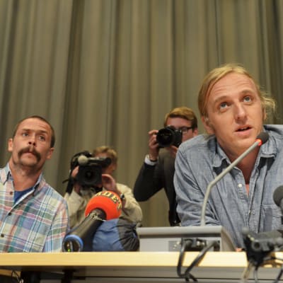 Journalisterna Martin Schibbye och Johan Persson håller presskonferens i Stockholm.