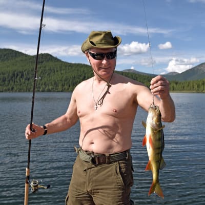 Vladimir Putin hade god fiskelycka under sin semester i delrepubliken Tuva 1-3 augusti 2017.