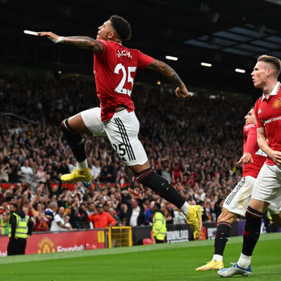 Manchetser United firar under hemmamatchen mot Liverpool.