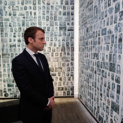 På söndagen besökte Emmanuel Macron muséet till minne av de judar som deporterades från Frankrike till nazisternas koncentrationsläger. 30.4.2017