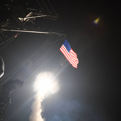 USA:s marin utför missilattacker från Medelhavet mot Syrien den 7 april 2017.