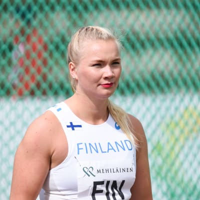 Salla Sipponen i diskusringen.