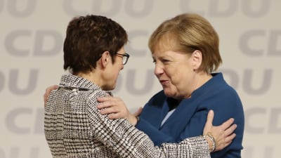 Angela Merkel och Annegret Kramp-Karrenbauer