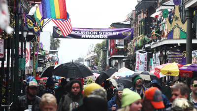 Under festivalen Mardi Gras på Bourbon Street i New Orleans 2014.