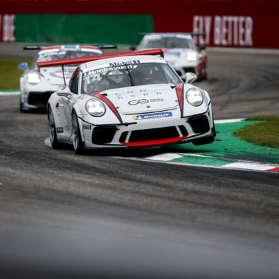 Jukka Honkavuori ajaa Porsche Supercup -sarjan kilpailussa