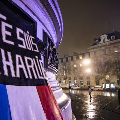 Bild tagen under tvåårsdagen av attentatet mot Charlie Hebdo i Paris.