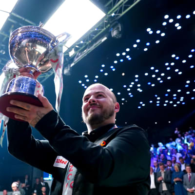 Luca Brecel voitti snookerin maailmanmestaruuden toukokuussa ensimmäisenä mannereurooppalaisena pelaajana.