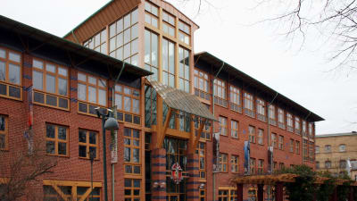 Scientologikyrkan i Malmö, egentligen i Arlöv. Invigdes av David Miscavige 2009.