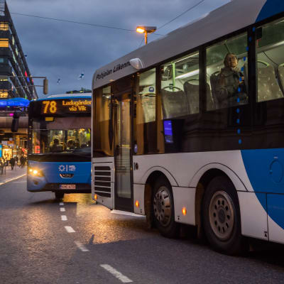 Bussar i Helsingfors.