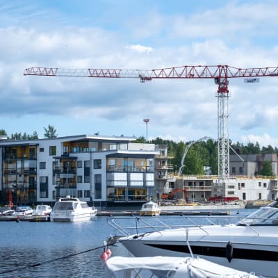 Rakennustyömaa Kuopion satamassa.