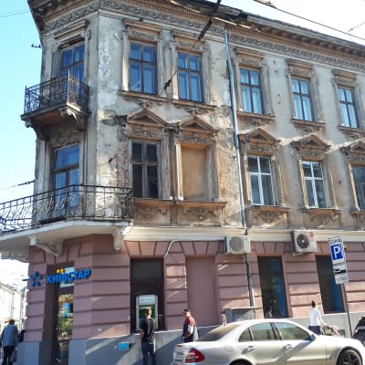 Husfasad i Lviv.