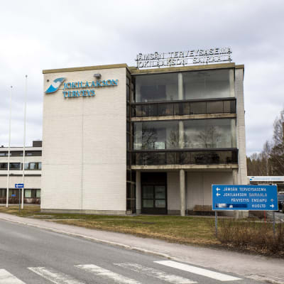Jokilaakson sairaala ulkoa.