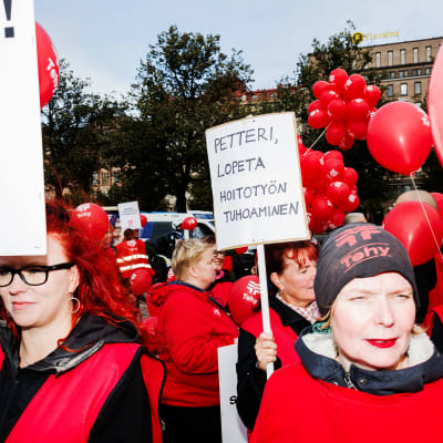 Tehy järjesti 20. syyskuuta 2023 Helsingin Rautatientorilta alkaneen mielenosoituksen. 