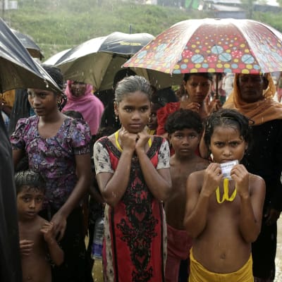 Rohingyabarn i ett flyktingläger i Bangladesh