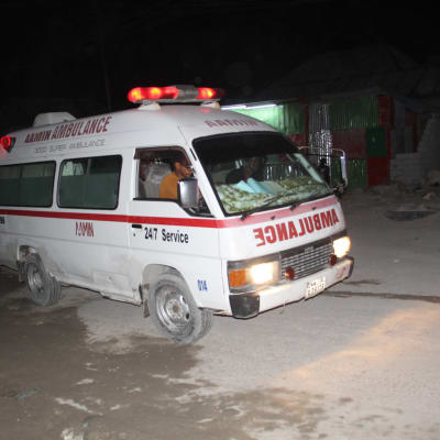 En ambulans i Mogadishu efter ett islamistiskt terrordåd.