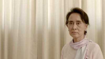 Politikern Aung San Suu Kyi i närbild.