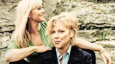 Josefin Nilsson med systern Marie Nilsson Lind.