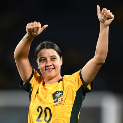 Sam Kerr visar tummen upp.