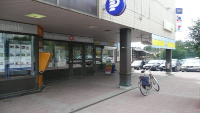 R-kiosken och andelsbanken i Nickby.