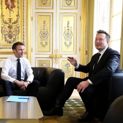 Emmanuel Macron ja Elon Musk.