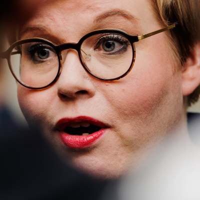 Valtiovarainministeri Annika Saarikko kommentoi medialle.