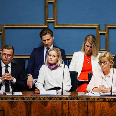 Petteri Orpo, Riikka Purra, Anna-Maja Henriksson ja Sari Essayah.