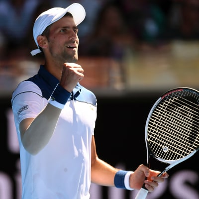 Novak Djokovic knyter näven