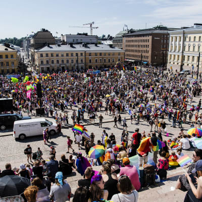 Helsingissä järjestettiin 2. heinäkuuta 2022 Pride-kulkue.